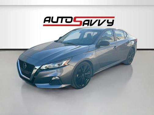 Gun Metallic 2021 Nissan Altima SR FWD