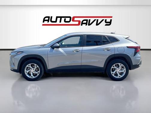 Sterling Gray Metallic 2025 Chevrolet Trax LS