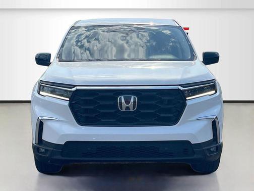 Platinum White Pearl 2024 Honda Pilot EX-L 7 Passenger