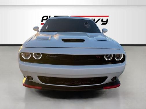 White Knuckle Clearcoat 2022 Dodge Challenger R/T Scat Pack