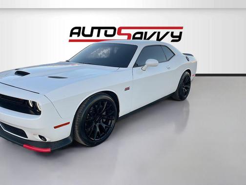 White Knuckle Clearcoat 2022 Dodge Challenger R/T Scat Pack