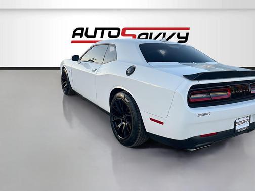White Knuckle Clearcoat 2022 Dodge Challenger R/T Scat Pack