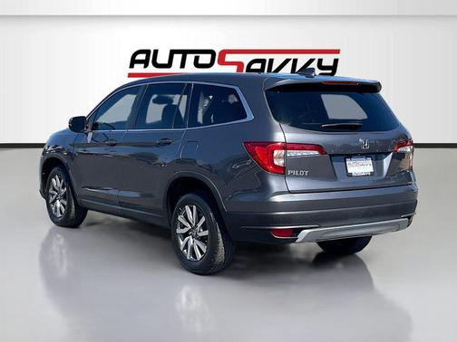 Modern Steel Metallic 2022 Honda Pilot 2WD EX-L