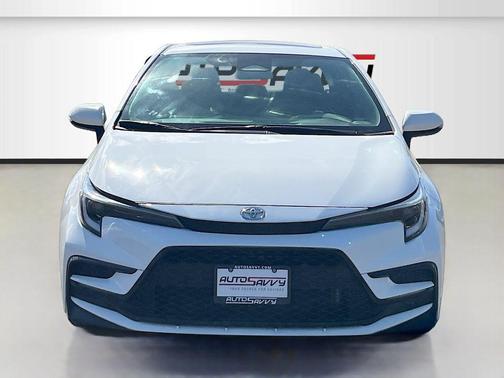 Ice Cap 2024 Toyota Corolla SE