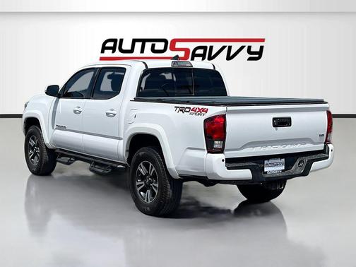 Super White 2017 Toyota Tacoma TRD Sport