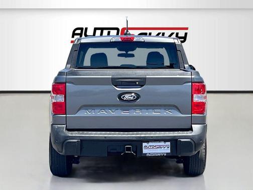 CARBONIZED GRAY METALLIC 2025 Ford Maverick XLT