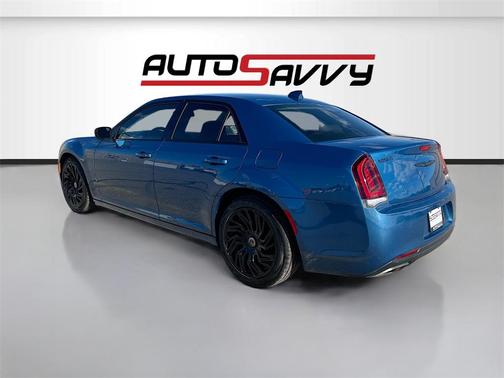 2022 Chrysler 300 Touring