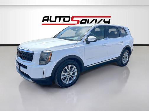 Glacial White Pearl 2022 Kia Telluride LX