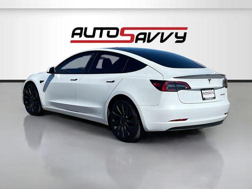 Pearl White Multi-Coat 2023 Tesla Model 3 Performance