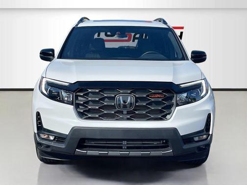 Platinum White Pearl 2023 Honda Passport AWD TrailSport