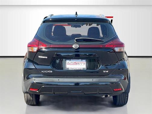 2022 Nissan Kicks SV