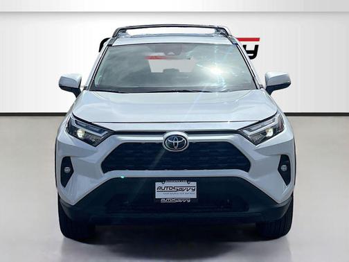 Wind Chill Pearl 2025 Toyota RAV4 XLE Premium