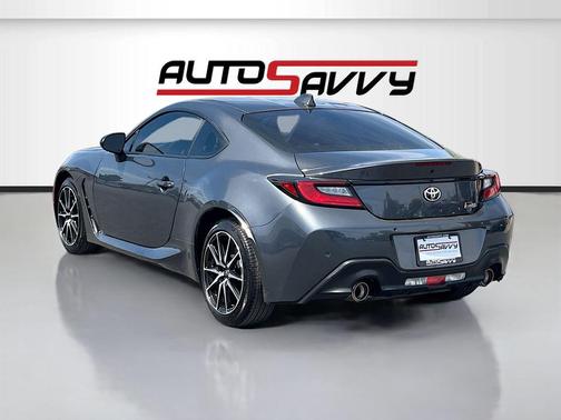 Pavement 2024 Toyota GR86 Base