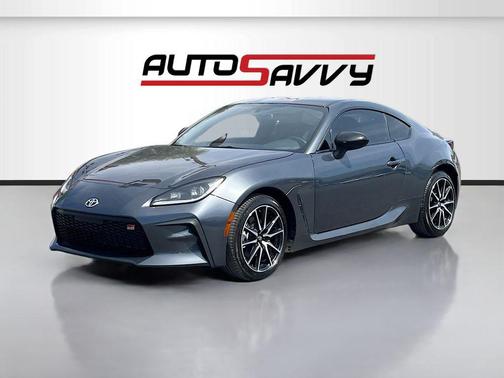 Pavement 2024 Toyota GR86 Base