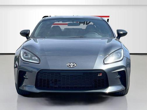 Pavement 2024 Toyota GR86 Base