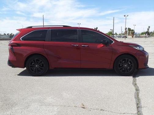 2021 Toyota Sienna XSE 7 Passenger