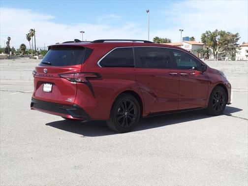 2021 Toyota Sienna XSE 7 Passenger