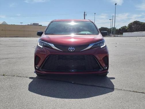 2021 Toyota Sienna XSE 7 Passenger