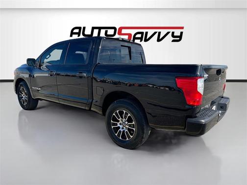 2022 Nissan Titan SV