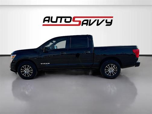 2022 Nissan Titan SV