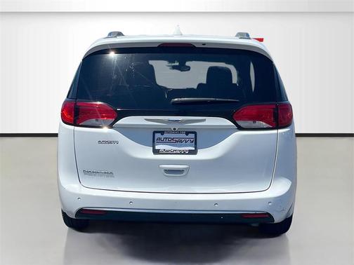 2018 Chrysler Pacifica Touring-L