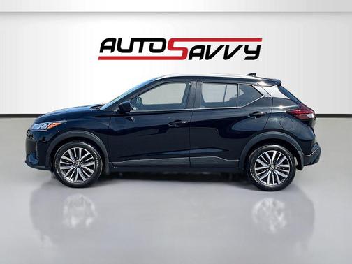 Super Black 2023 Nissan Kicks SV