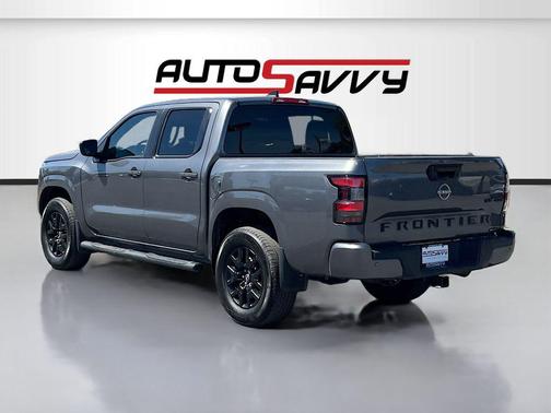 Gun Metallic 2023 Nissan Frontier SV
