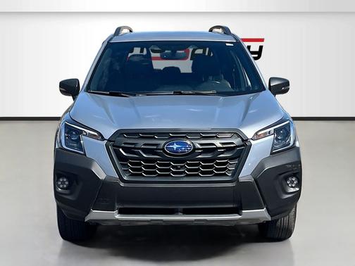 Ice Silver Metallic 2022 Subaru Forester Wilderness
