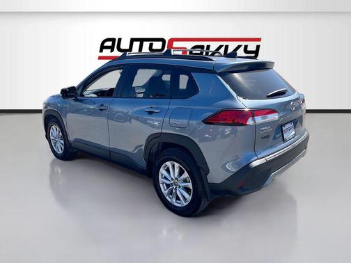 Celestite 2025 Toyota Corolla Cross LE