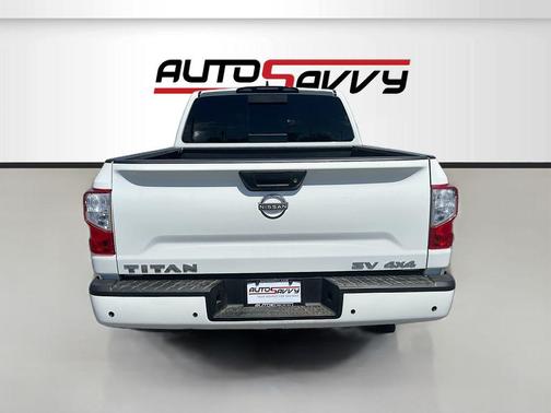 Glacier White 2024 Nissan Titan SV