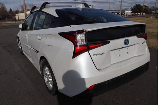 2022 Toyota Prius LE