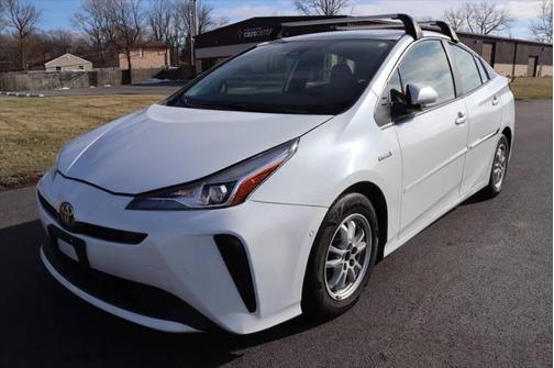2022 Toyota Prius LE