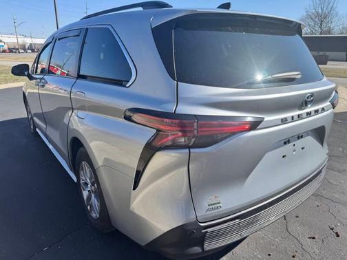 2022 Toyota Sienna XLE