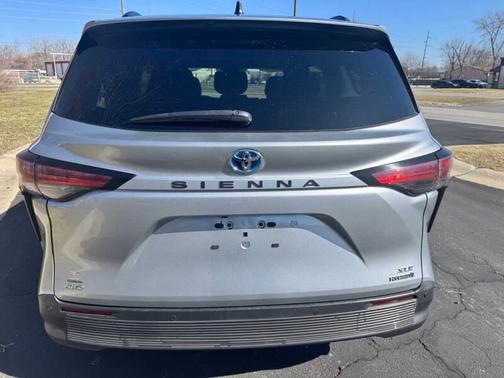 2022 Toyota Sienna XLE