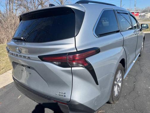 2022 Toyota Sienna XLE