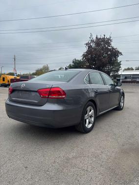 2012 Volkswagen Passat 2.5 SE