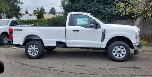 Oxford White 2024 Ford F-350 XLT