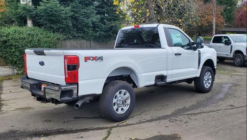 Oxford White 2024 Ford F-350 XLT