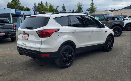 White Platinum Metallic Tri-Coat 2019 Ford Escape Titanium