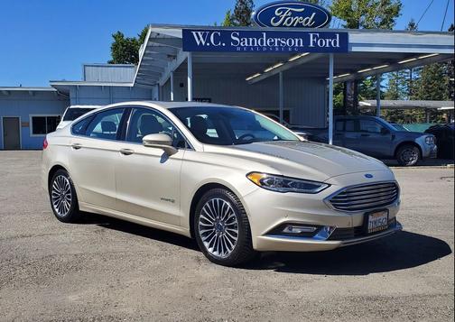 White Gold 2017 Ford Fusion Hybrid SE