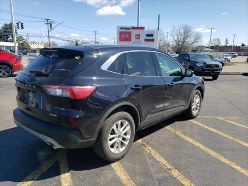 2020 Ford Escape SE