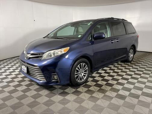 2018 Toyota Sienna XLE