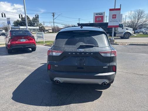 2020 Ford Escape SE