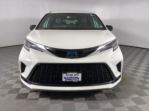2023 Toyota Sienna XSE 7 Passenger