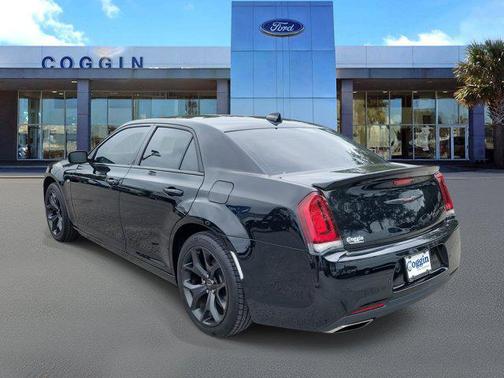 2021 Chrysler 300 S