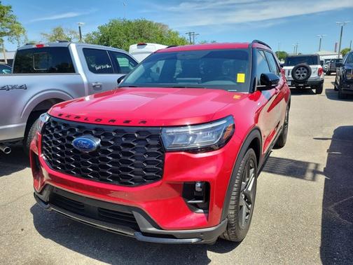 RAPID RED MET TINTED CC 2025 Ford Explorer ST-LINE