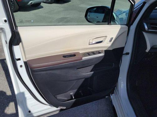 2024 Toyota Sienna Platinum