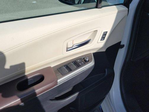 2024 Toyota Sienna Platinum