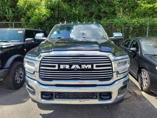 2019 RAM 2500 Laramie Crew Cab 4x4 6'4' Box