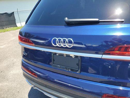 2022 Audi Q7 55 Premium Plus